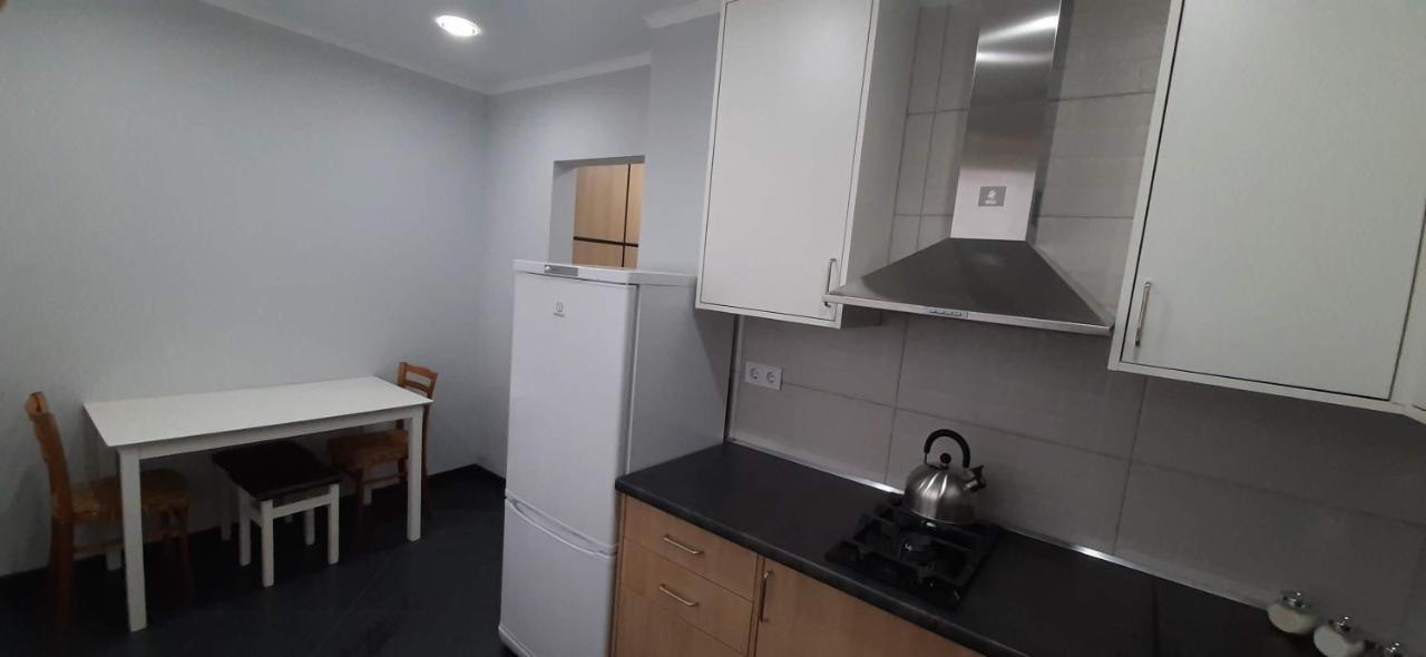 Modern Apartment In The Center Of Town Chisinau Luaran gambar